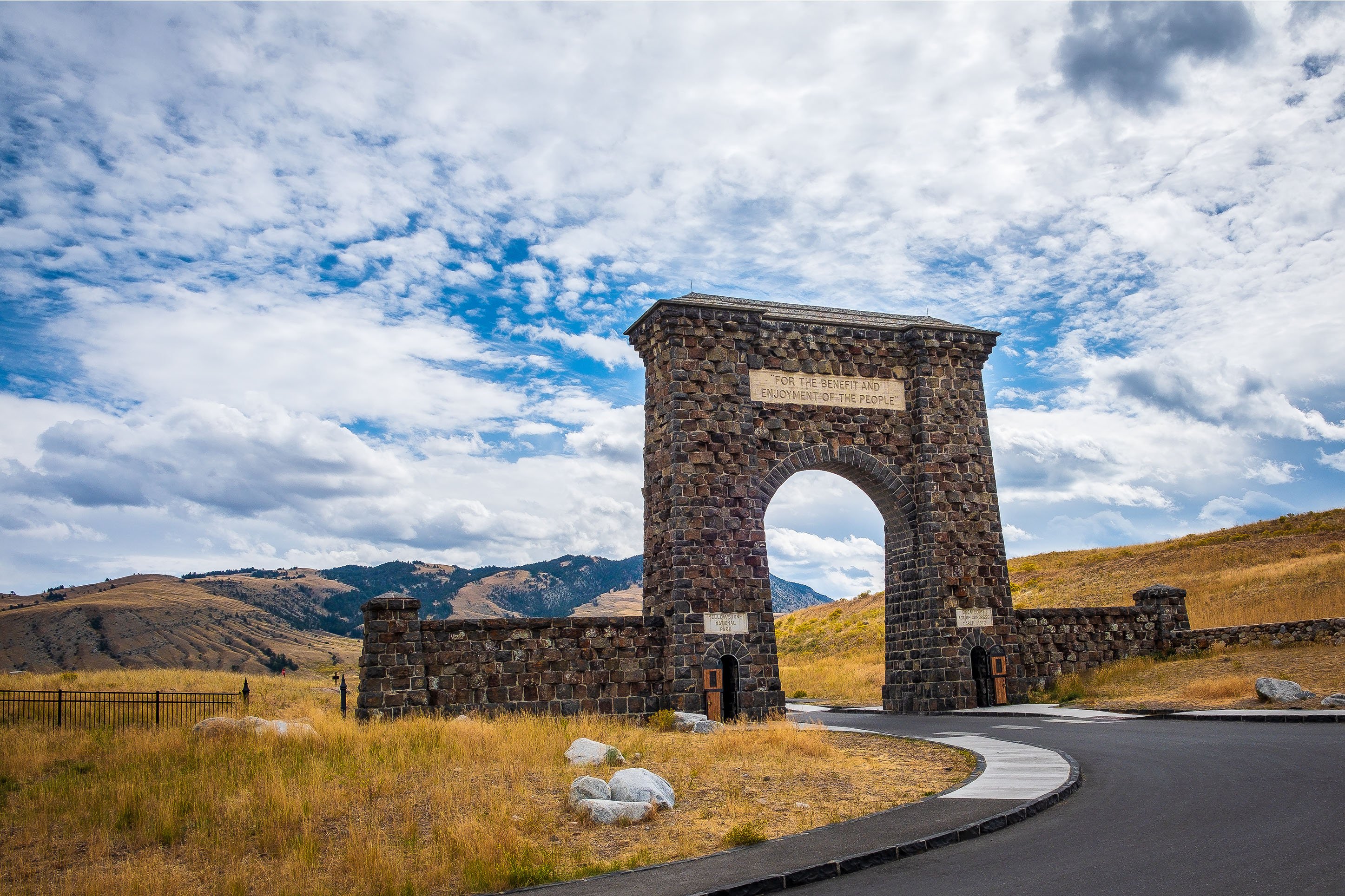 CVB_scenic-drives-pv-yellowstone2