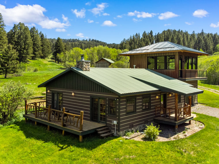 Large, cabin-style rental home from Mountain Home Montana Vacation Rentals